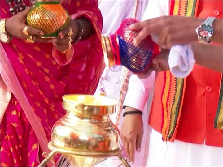 राज्यभिषेक सोहळ्यासाठी मोठ्या संख्येनं शिवभक्त रायगडावर दाखल होत आहेत. या कार्यक्रमासाठी रायगडावर येणाऱ्या शिवभक्तांच्या सेवेसाठी प्रशासन देखील सज्ज झालं आहे.