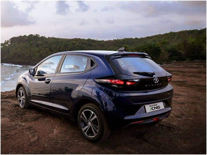 Tata Altroz CNG With Sunroof Will Available in 16 Variants Starts From Rs 7.90 Lakhs Tata Altroz CNG: దేశంలోనే అత్యంత చవకైన సన్‌రూఫ్ కారు లాంచ్ చేసిన టాటా - రూ.8 లక్షల లోపే!