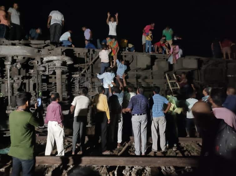 Odisha Train Accident Coromandel Express death toll know more details here Coromandel Express Accident : கோரமண்டல் எக்ஸ்பிரஸ் விபத்து..50-க்கும் மேற்பட்டோர் உயிரிழந்ததாக தகவல்