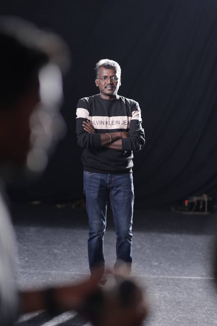 ‘நிச்சயமாக இந்தப் படமும் என்னுடைய வாழ்வியல் சம்பந்தப்பட்ட சமூக நீதி பேசக்கூடிய படமாக தான் இருக்கும். நிச்சயமாக இந்தப் படம் என்றில்லை, நான் எத்தனை படம் எடுத்தாலும், எத்தனை ஜானரில் படம் எடுத்தாலும் என்னுடைய சமூக நீதிக்கான அரசியல் கண்டிப்பாக அதில் இருக்கும்’ என மாரி செல்வராஜ் கூறினார்.