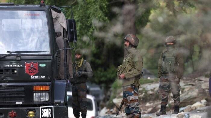 Jammu and Kashmir: Encounter between army and terrorists in Rajouri forest, one terrorist killed Jammu and Kashmir: રાજૌરીના જંગલમાં સેના અને આતંકવાદીઓ વચ્ચે અથડામણ, એક આતંકવાદી ઠાર