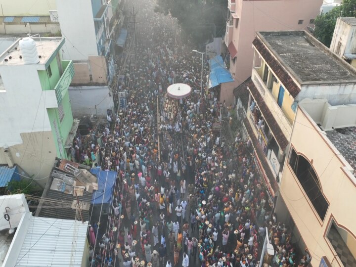 Kanchi Brahmotsavam: காஞ்சியில் பக்தர்கள் அலையில் கருட சேவை ..பரவசம் அடைந்த பக்தர்கள்..!