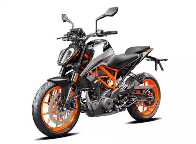 ਤੀਜੇ ਨੰਬਰ 'ਤੇ KTM 390 ਐਡਵੈਂਚਰ ਹੈ, ਜਿਸ ਨੂੰ ਪਿਛਲੇ ਮਹੀਨੇ 3.6 ਲੱਖ ਰੁਪਏ ਦੀ ਐਕਸ-ਸ਼ੋਰੂਮ ਕੀਮਤ 'ਤੇ ਲਾਂਚ ਕੀਤਾ ਗਿਆ ਸੀ। ਇਸ ਬਾਈਕ 'ਚ ਪੂਰੀ ਤਰ੍ਹਾਂ ਨਾਲ ਐਡਜਸਟੇਬਲ ਸਸਪੈਂਸ਼ਨ ਸੈੱਟਅਪ ਦਿੱਤਾ ਗਿਆ ਹੈ।