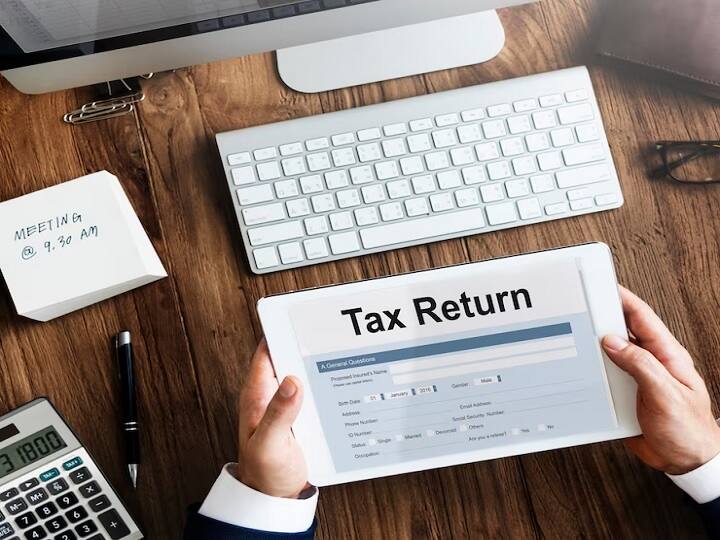 ITR filing mistakes know about Common errors to avoid while filing income tax return for FY 2022-23 ITR भरते समय न करें ये गलतियां, मिल सकता है इनकम टैक्स का नोटिस