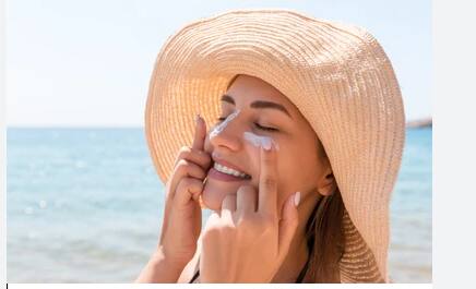 उन्हाळ्याचे दिवस असो वा हिवाळ्याचे, सनस्क्रिन लोशनचा वापर हा प्रत्येक ऋतूमध्ये केला जातो