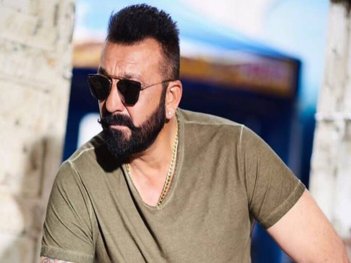 Sanjay Dutt Pushes Away Fan Trying To Take Selfie At Mumbai Airport Video Goes Viral Sanjay Dutt Pushes Away Fan Trying To Take Selfie At The Airport, Netizens Slam The Actor