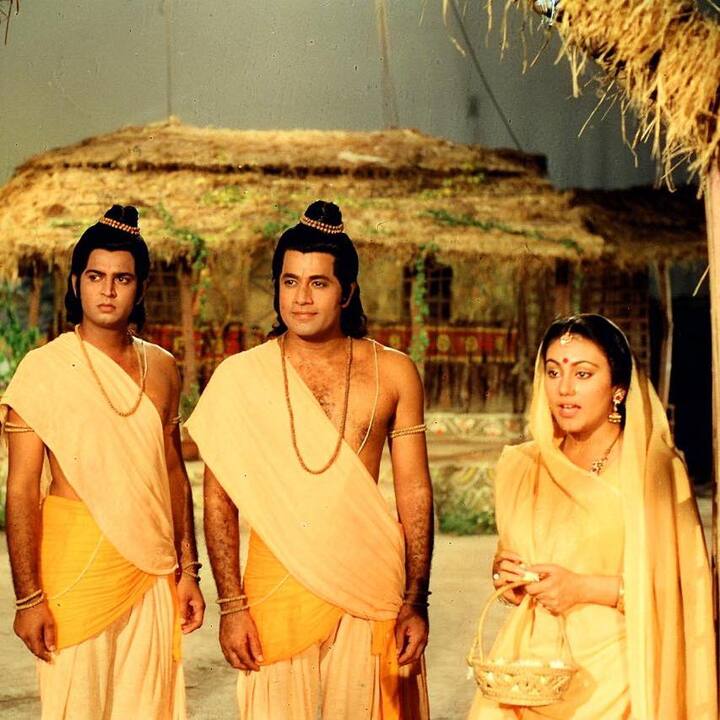 बता दें कि अरुण गोविल ने 1977 में राजश्री प्रोडक्शन की फिल्म 'पहेली' से एक्टिंग डेब्यू किया था. लेकिन उन्हें असली फेम 'रामायण' से मिला था.