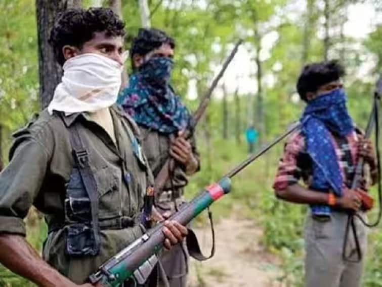 Naxal plan to attack on police and special force like pulwama attack also drone attack Naxal Attack:  नक्षलवादी पोलिसांविरोधात पुलवामा हल्ल्यासारखा घातक हल्ला करण्याच्या तयारीत? जहाल नक्षलवाद्याचा चौकशीत गौप्यस्फोट