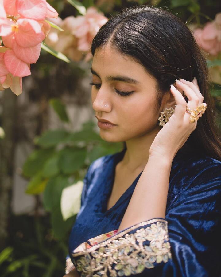 ప్రియా ప్రకాష్ వారియర్ ఫోటోలు (Image Courtesy : priya.p.varrier / Instagram)