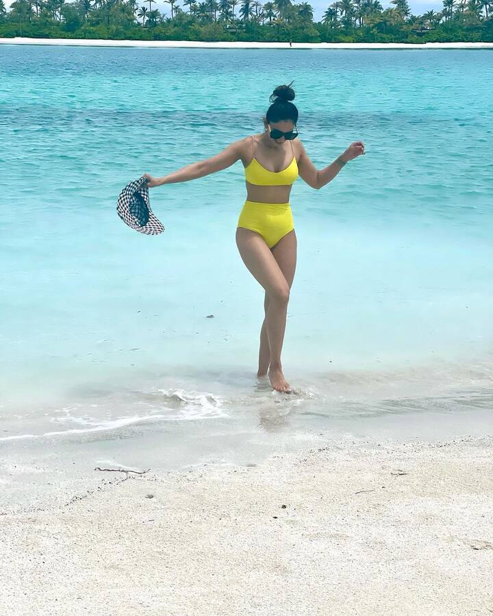 இவரது இந்த புகைப்படங்கள் தற்போது வைரலாகி வருகிறது.