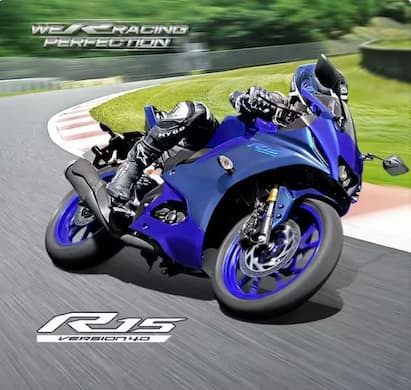 Best Sports Bikes: ਪਿਛਲੇ ਮਹੀਨੇ ਘਰੇਲੂ ਬਾਜ਼ਾਰ ਚ ਬਾਈਕ ਦੇ ਸ਼ੌਕੀਨਾਂ ਲਈ ਕੁਝ ਚੰਗੀਆਂ ਬਾਈਕਾਂ ਦੀ ਐਂਟਰੀ ਹੋਈ ਹੈ। ਅੱਗੇ ਅਸੀਂ ਉਨ੍ਹਾਂ ਬਾਰੇ ਹੀ ਜਾਣਕਾਰੀ ਦੇਣ ਜਾ ਰਹੇ ਹਾਂ।
