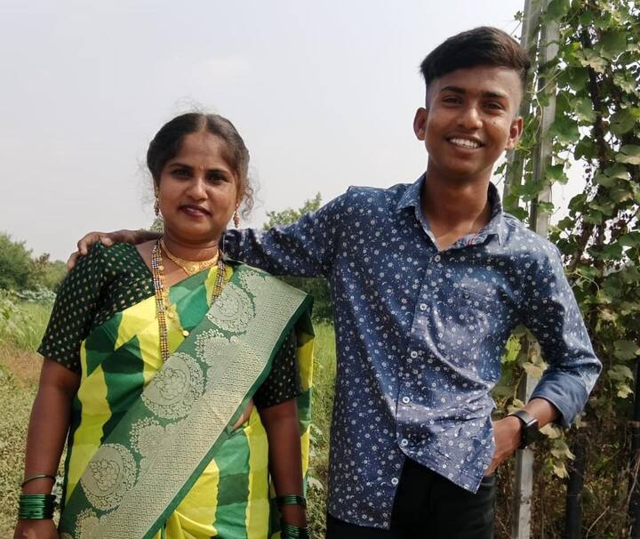 maharashtra ssc result 2023 pune success story of manthan monica telange mother son passed exam at same time marathi news SSC result Success Story : बालवयात लग्न, पतीचं अकाली निधन पण पोराचा हट्ट अन् पुण्यातील 'मायलेक' एकाच वेळी दहावी पास