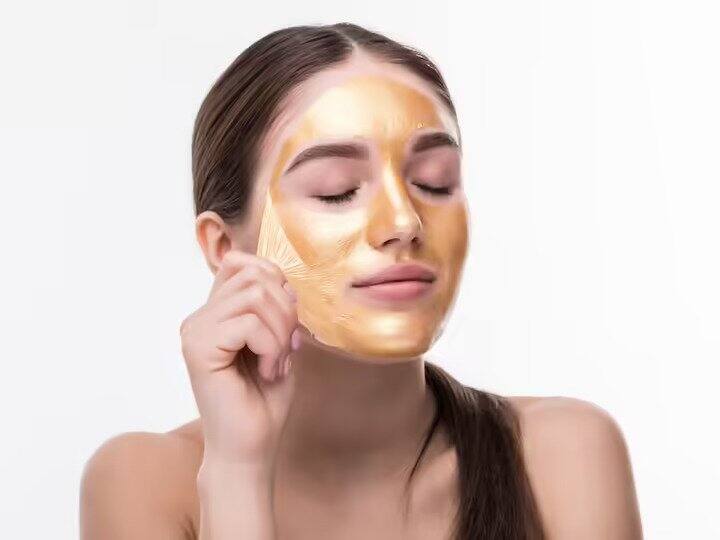 make peel off mask for oily and dry skin at home know the process बाजार से पीलऑफ खरीदना महंगा पड़ता है तो इन तरीकों से घर पर ही करें तैयार..मिलेगा नेचुरल निखार