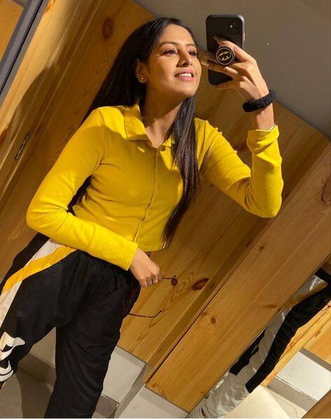 ਦੱਸ ਦਈਏ ਕਿ ਫਿਲਮ ਦੇ ਟਰੇਲਰ ਤੇ ਗੀਤਾਂ ਨੂੰ ਕਾਫੀ ਜ਼ਿਆਦਾ ਪਿਆਰ ਮਿਲ ਰਿਹਾ ਹੈ। ਟਰੇਲਰ ਦੇ ਮੁਤਾਬਕ ਫਿਲਮ ਦੀ ਕਹਾਣੀ ਇੱਕ ਕਾਲਜ ਸਟੂਡੈਂਟ ਦੇ ਆਲੇ-ਦੁਆਲੇ ਘੁੰਮਦੀ ਹੈ,