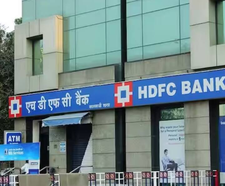 HDFC ਸੀਨੀਅਰ ਸਿਟੀਜ਼ਨ ਕੇਅਰ ਸਕੀਮ ਦੇ ਤਹਿਤ, ਸੀਨੀਅਰ ਨਾਗਰਿਕਾਂ ਨੂੰ 5 ਤੋਂ 10 ਸਾਲ ਤੱਕ ਦੀਆਂ ਜਮ੍ਹਾਂ ਯੋਜਨਾਵਾਂ 'ਤੇ 7.75 ਫੀਸਦੀ ਦੀ ਵਿਆਜ ਦਰ ਮਿਲ ਰਹੀ ਹੈ। ਇਸ ਦੇ ਨਾਲ ਹੀ, ਬੈਂਕ ਸੀਨੀਅਰ ਨਾਗਰਿਕਾਂ ਨੂੰ 35 ਅਤੇ 55 ਮਹੀਨਿਆਂ ਦੀ FD 'ਤੇ 7.70 ਅਤੇ 7.75 ਪ੍ਰਤੀਸ਼ਤ ਵਿਆਜ ਦਰਾਂ ਦੀ ਪੇਸ਼ਕਸ਼ ਕਰ ਰਿਹਾ ਹੈ।