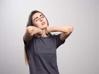 Stiff Person Syndrome: तुम्हाला शरीरात आकाडी आल्यासारखं  जाणवतं का?  स्टिफ पर्सन सिंड्रोम आजाराची असू शकतात लक्षणे!