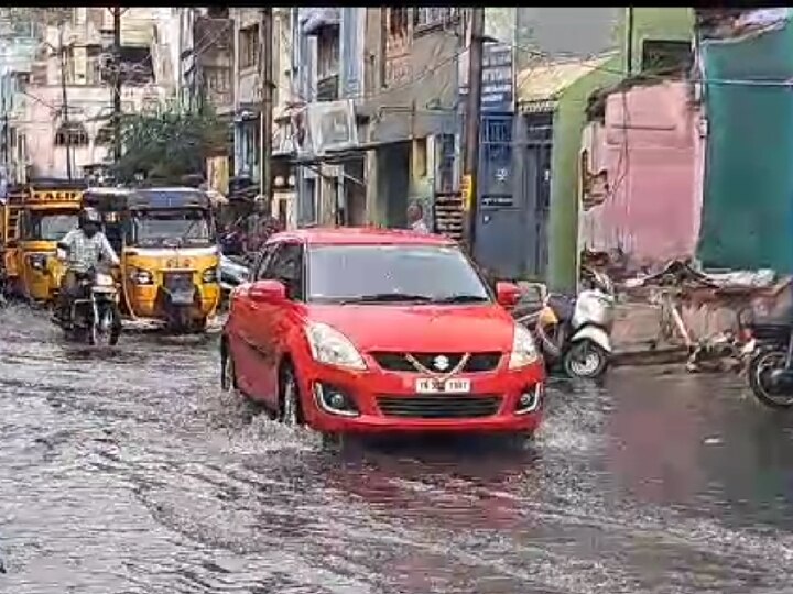 கோவையில் கொட்டிய கோடை மழை ; மின்னல் தாக்கியதில் தீப்பற்றி எரிந்த தென்னை மரம்