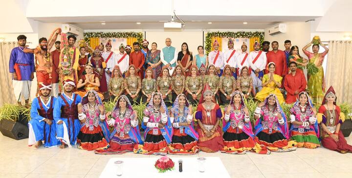 તેલંગાણાના નાગરિકોને સ્થાપના દિવસની શુભકામનાઓ અને અભિનંદન આપતાં રાજ્યપાલ આચાર્ય દેવવ્રતજીએ કહ્યું કે, ભારતનું સૌથી યુવાન રાજ્ય તેલંગાણા આઇટી ઉદ્યોગમાં અગ્રેસર છે. કોરોનામાં વેક્સિન ઉત્પાદન વખતે પણ આ રાજ્યએ મહત્વનું યોગદાન આપ્યું હતું.
