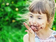 Parenting Tips: શું આપનું બાળક પણ ખાઇ છે માટી, તો આ 4 ઘરેલુ નુસખાથી ગંદી આદતને છોડાવી શકો છો