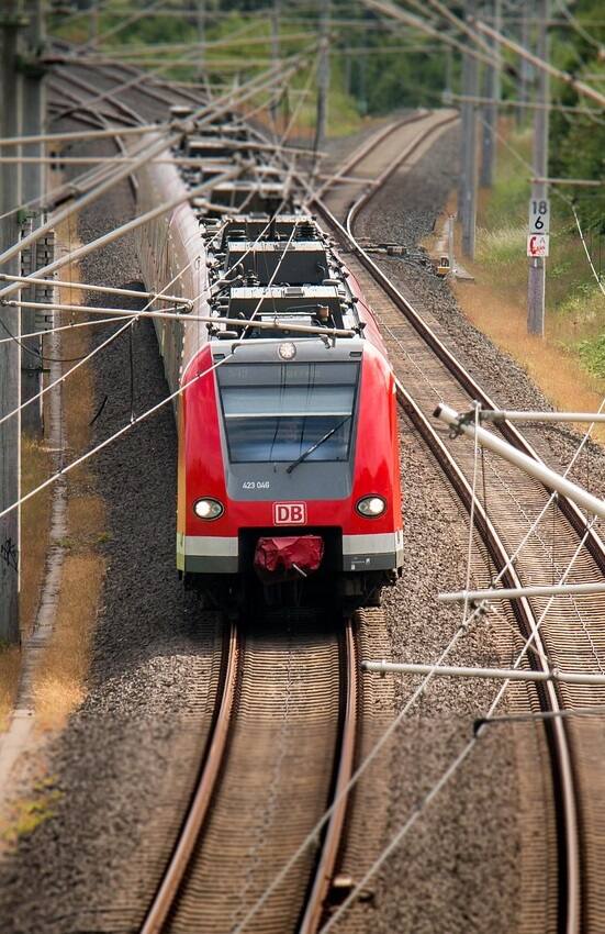 भारत में दुनिया की चौथी सबसे लंबी रेलवे लाइन, जानें कितनी है लंबाई?