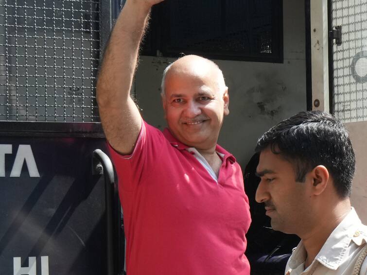 Manish Sisodia Returns To Tihar Jail, Couldn't Meet Ailing Wife On 7-Hour Bail Manish Sisodia Returns To Tihar Jail, Couldn't Meet Ailing Wife On 7-Hour Bail