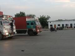 कौशांबी में चलते ट्रक पर युवक ने की खतरनाक स्टंटबाजी, वीडियो वायरल होते ही जांच में जुटी पुलिस