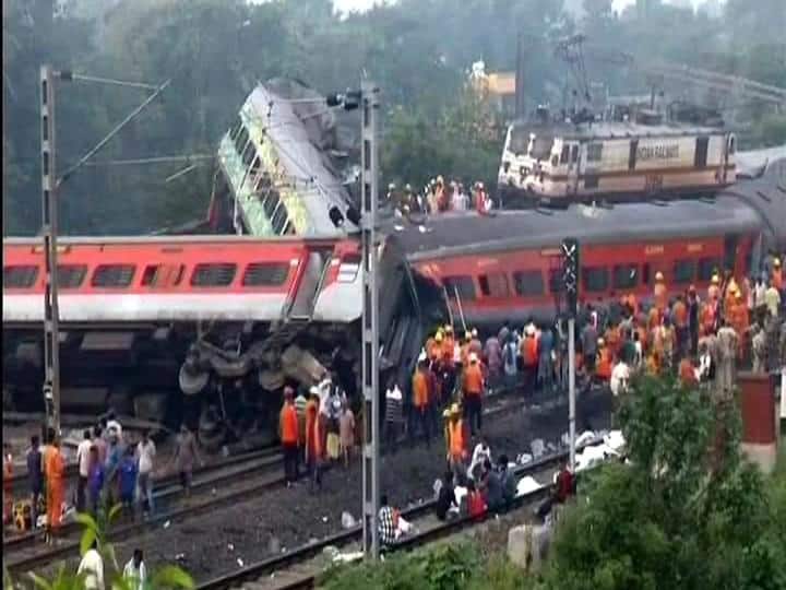 Odisha Triple Train Crash What Is KAVACH That Prevents Train Collision On Tracks complete detail marathi news ....तर थांबवता आला असता रेल्वेचा अपघात? रेल्वेची सुरक्षा प्रणाली 'कवच'चे काय झालं?