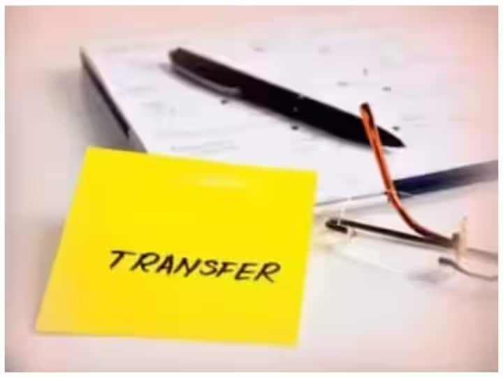 UP IAS Transfer List Yogi Adityanath government Changes DM of 5 Districts including Jitendra Pratap Singh UP IAS Transfer: उत्तर प्रदेश में एक बार फिर IAS अधिकारियों का तबादला, बदले गए 5 जिलों के DM, देखें लिस्ट