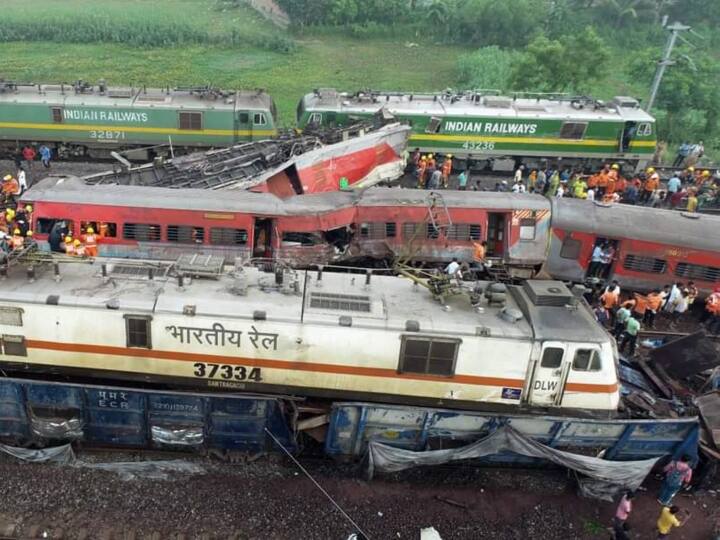 Odisha Train Accident: 'फुल स्पीड से आ रही थी कोरोमंडल एक्सप्रेस और फिर...', रेलवे ने बताया कैसे हुआ ओडिशा रेल हादसा, जानें कितने यात्री थे सवार Odisha Train Accident Coromandel Express Indian Railway statement on accident reason deaths and passengers details Odisha Train Accident: 'फुल स्पीड से आ रही थी कोरोमंडल एक्सप्रेस और फिर...', रेलवे ने बताया कैसे हुआ ओडिशा रेल हादसा, जानें कितने यात्री थे सवार