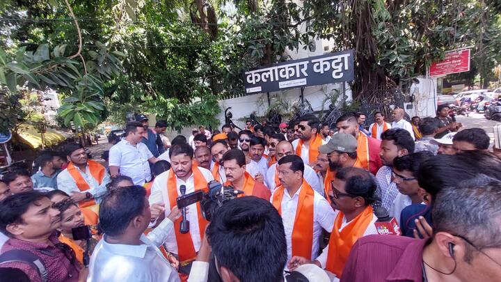 पुणे शहर प्रमुख प्रमोद नाना भानगिरे,सह संपर्कप्रमुख अजय बापू भोसले,युवासेना राज्यसचिव किरण साळी, जिल्हाप्रमुख रमेश बाप्पू कोंडे, युवासेना शहरप्रमुख निलेश गिरमे,युवासेना जिल्हाप्रमुख निलेश घारे,माथाडी जिल्हाप्रमुख निलेश माझीरे,शहर संघटक श्रीकांत पुजारी,महिला आघाडी अध्यक्षा लीनाताई पानसरे,महिला शहर प्रमुख पूजा रावेतकर,युवासेनेचे आकाश शिंदे,उपशहर प्रमुख सुधीर कुरुमकर,संजय डोंगरे, विकास भांबुरे,राजाभाऊ भिलारे,सचिन थोरात,नितीन लगस, गौरव साइनकर,महिला संघटिका श्रद्धा शिंदे व असंख्य शिवसैनिक उपस्थित होते.