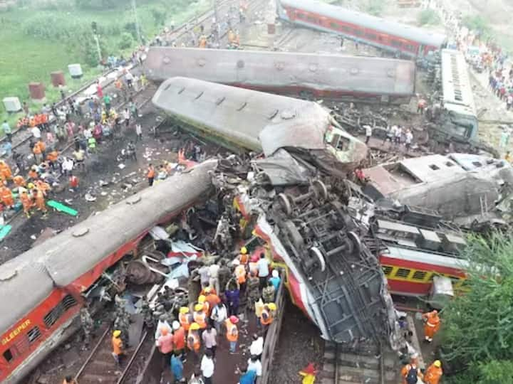 train accident happened in railway minister tennure mamata banerjee nitish kumar lalu prasad yadav detail marathi news Train Accident in History: ममता, नितिश की लालू प्रसाद? कोणाच्या कार्यकाळात सर्वाधिक रेल्वे अपघात, पण एकानेच दिला होता राजीनामा