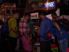 শনিবার ভোরে বালেশ্বর থেকে বাবুঘাটে পৌঁছল বাস, গুরুতর আহত একাধিক যাত্রী