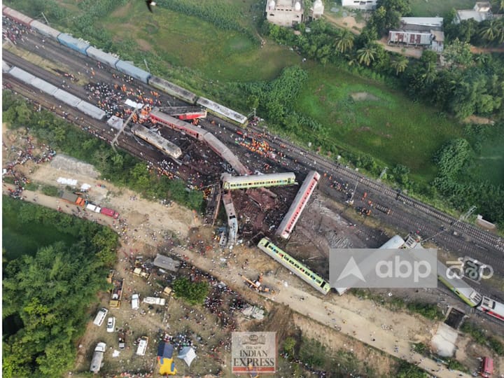 Coromandel Train Accident some Telugu passengers killed in Odisha train accident Injured persons in Cuttack, Balasur, Bhubaneswar Coromandel Train Accident : ఒడిశా  ప్రమాద మృతుల్లో తెలుగు ప్రయాణికులు- బాధితుల కోసం ప్రత్యేక హెల్ప్‌లైన్లు ఏర్పాటు