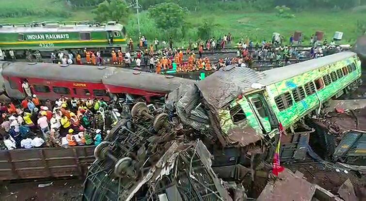 Odisha Train Accident Coromandel Express accident prime minister narendra modi visit also death case increased detail marathi news Coromandel Express Accident: ओडिशा रेल्वे अपघातात आतापर्यंत 288 जणांचा मृत्यू, 900 जण जखमी, पंतप्रधानांनी व्यक्त केला शोक