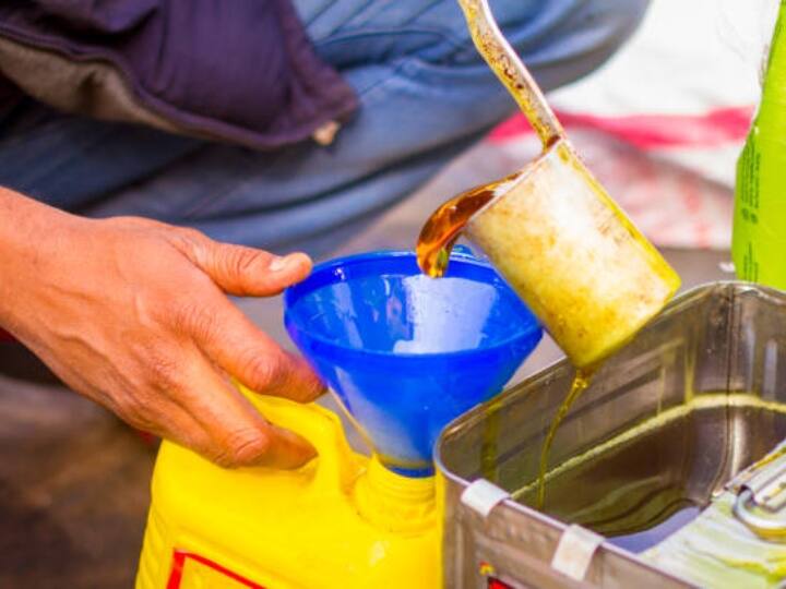 Himachal Pradesh government give mustard oil 110rs per litre at public distribution system Mustard Oil Price: यहां 37 रुपये प्रति लीटर सस्ता हुआ सरसों का तेल, जानें किसे मिलेगा फायदा