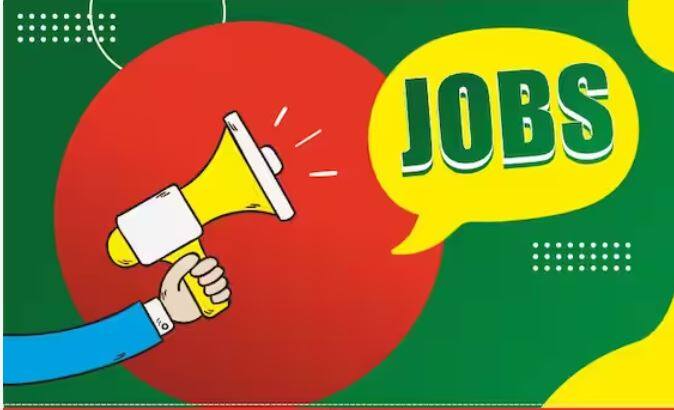 ਯੋਗਤਾ: ਅਪਲਾਈ ਕਰਨ ਵਾਲਾ ਉਮੀਦਵਾਰ ਕਿਸੇ ਵੀ ਯੂਨੀਵਰਸਿਟੀ/ਸੰਸਥਾ ਤੋਂ ਗ੍ਰੈਜੂਏਟ ਹੋਣਾ ਚਾਹੀਦਾ ਹੈ।