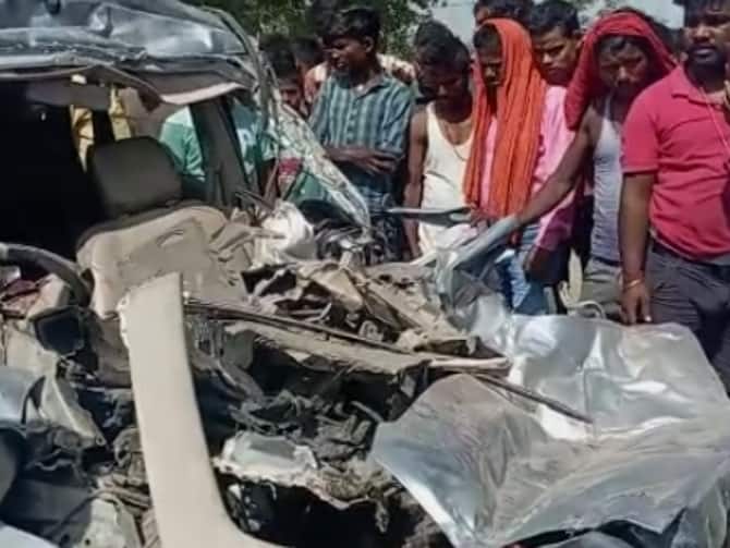 Purnia Road Accident Vehicle Lost Control And Collided With Truck 5 People  Died On Spot Bihar News Ann | Purnia Road Accident: पूर्णिया में भीषण सड़क  हादसा, बारात लेकर जा रही गाड़ी