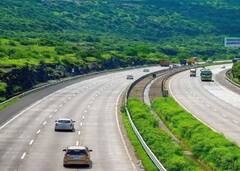 Samruddhi Highway Accident : शिर्डी भरवीर समृद्धी महामार्गावर भीषण अपघात, दोघांचा मृत्यू