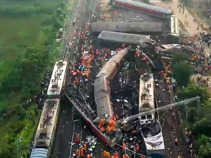 Coromandel Train Accident: घायलों को खून देने के लिए उमड़ी भीड़, डॉक्टर बोले- अस्पताल में नहीं बची थी पैर रखने की जगह