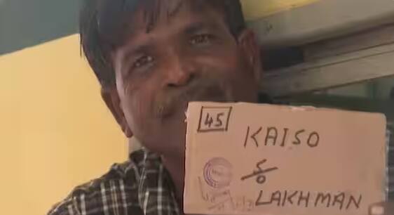 ਪਾਕਿਸਤਾਨੀ ਅਧਿਕਾਰੀਆਂ ਨੇ ਰਿਹਾਅ ਕੀਤੇ ਭਾਰਤੀਆਂ ਨੂੰ ਅਟਾਰੀ-ਵਾਹਗਾ ਸਰਹੱਦ 'ਤੇ ਸਥਿਤ ਸਾਂਝੀ ਜਾਂਚ ਚੌਕੀ 'ਤੇ ਬੀਐਸਐਫ ਅਧਿਕਾਰੀਆਂ ਨੂੰ ਸੌਂਪ ਦਿੱਤਾ। ਉਥੋਂ ਰਿਹਾਅ ਹੋਏ ਭਾਰਤੀਆਂ ਦੀ ਗਿਣਤੀ 200 ਦੱਸੀ ਜਾ ਰਹੀ ਹੈ।