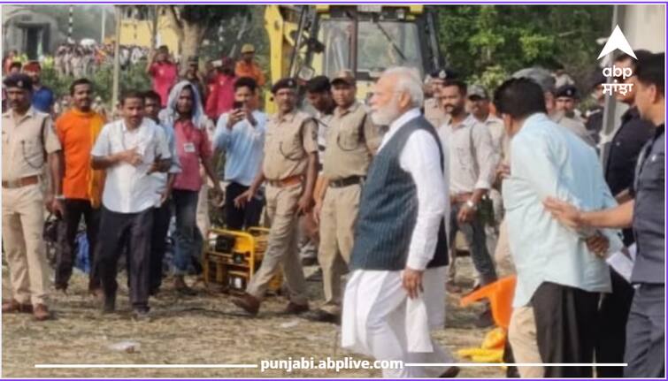 Bodies of 261 people recovered in Odisha train accident, PM Modi reaches Balasore, will take stock of the incident Odisha Train Accident : ਓਡੀਸ਼ਾ ਰੇਲ ਹਾਦਸੇ 'ਚ 261 ਲੋਕਾਂ ਦੀਆਂ ਲਾਸ਼ਾਂ ਬਰਾਮਦ, PM ਮੋਦੀ ਪਹੁੰਚੇ ਬਾਲਾਸੋਰ, ਘਟਨਾ ਦਾ ਲੈ ਰਹੇ ਜਾਇਜ਼ਾ