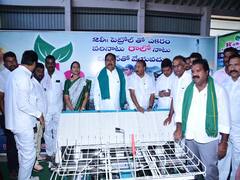 వరంగల్‌లో ఘనంగా రైతు దినోత్సవ సంబురాలు - కేసీఆర్ రైతు పక్షపాతి అంటున్న మంత్రి ఎర్రబెల్లి 