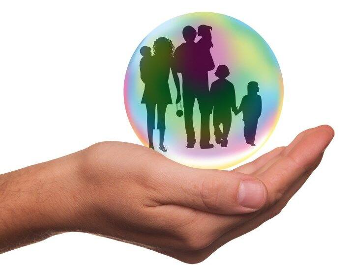 आंध्र प्रदेश में वाईएसआरसीपी की सरकार बनने के बाद सीएम जगन मोहन रेड्डी ने 1 जुलाई 2021 को वाईएसआर बीमा योजना की शरुआत की गई थी.