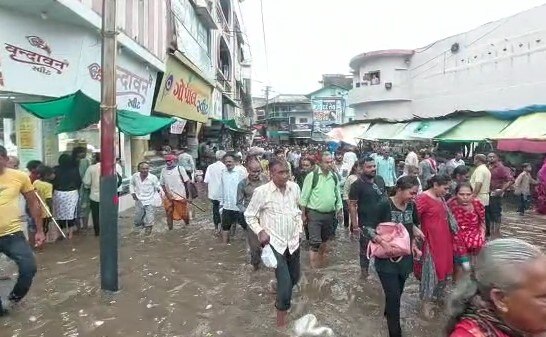 Kheda Rain: ખેડા જિલ્લામાં  તોફાની વરસાદે તબાહી મચાવી, નડીયાદ, કપડવંજ, ઠાસરા, માતર તાલુકામાં ધોધમાર વરસાદ