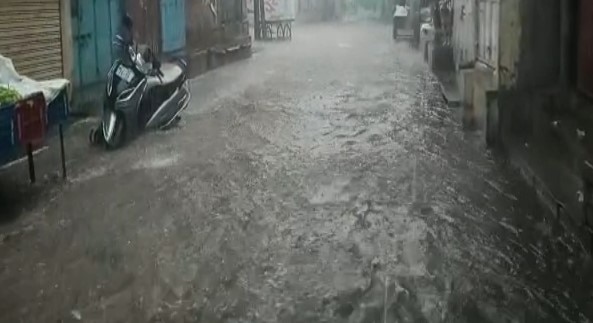 Gujarat Rain: રાજસ્થાન પર  સાયક્લોનિક સર્ક્યુલેશન સિસ્ટમ સક્રિય થતા ગુજરાતમાં વરસાદી માહોલ