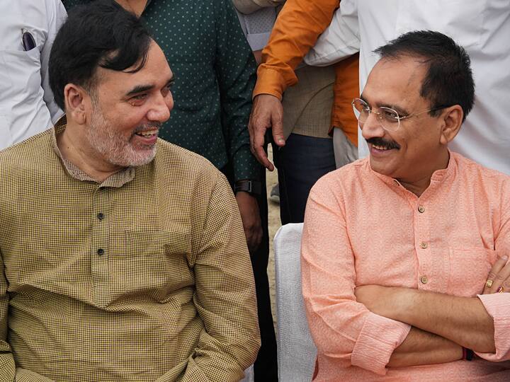 Delhi Minister Gopal Rai and Delhi BJP chief Virendra Sachdeva participate in the Yamuna Sansad initiative to save the Yamuna river from heavy pollution, in New Delhi.
