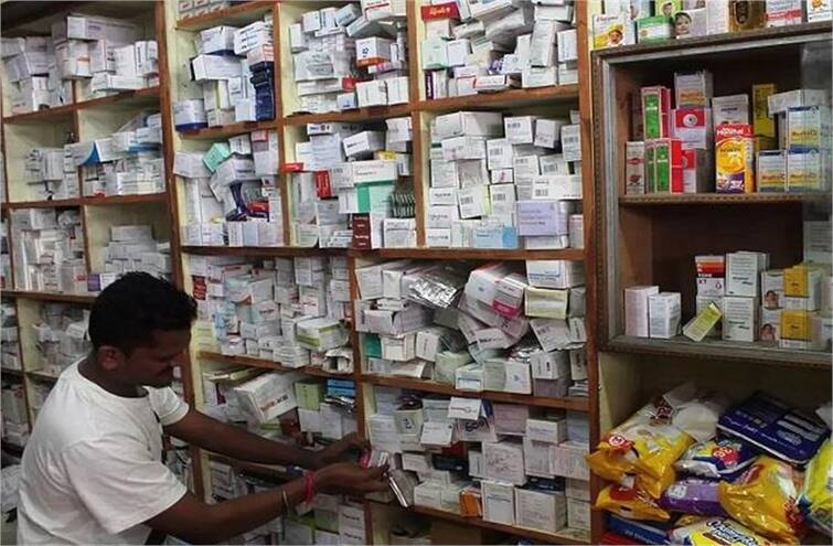 Now these 14 medicines for cough, fever and body ache will not be available at medical stores, the government has banned them હવે મેડિકલ સ્ટોર પર નહી મળે ખાંસી, તાવ અને શરીરના દુખાવા માટેની આ 14 દવાઓ, સરકારે તેના પર મૂક્યો પ્રતિબંધ