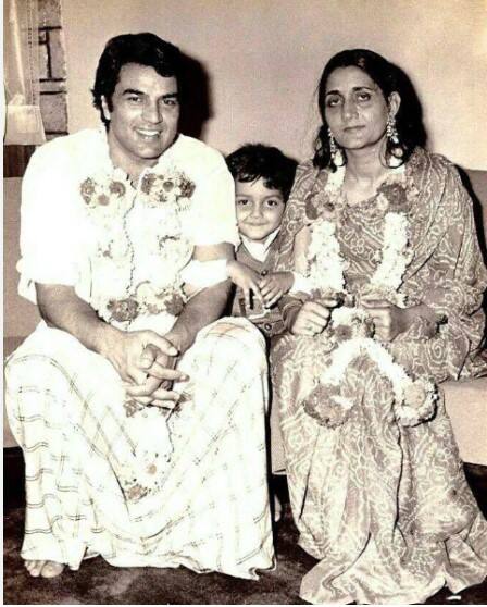 ਪ੍ਰਕਾਸ਼ ਕੌਰ ਕਹਿੰਦੀ ਹੈ, 'ਉਹ ਮੇਰੇ ਲਈ ਸਭ ਤੋਂ ਵਧੀਆ ਪਤੀ ਨਹੀਂ ਹੋ ਸਕਦਾ ਪਰ ਫਿਰ ਵੀ ਉਹ ਮੇਰੇ ਲਈ ਬਹੁਤ ਚੰਗਾ ਹੈ ਕਿਉਂਕਿ ਉਹ ਸਭ ਤੋਂ ਵਧੀਆ ਪਿਤਾ ਹੈ। ਉਸਦੇ ਬੱਚੇ ਉਸਨੂੰ ਬਹੁਤ ਪਿਆਰ ਕਰਦੇ ਹਨ ਅਤੇ ਉਹ ਕਦੇ ਉਸਦੇ ਖਿਲਾਫ ਨਹੀਂ ਬੋਲਦੇ।