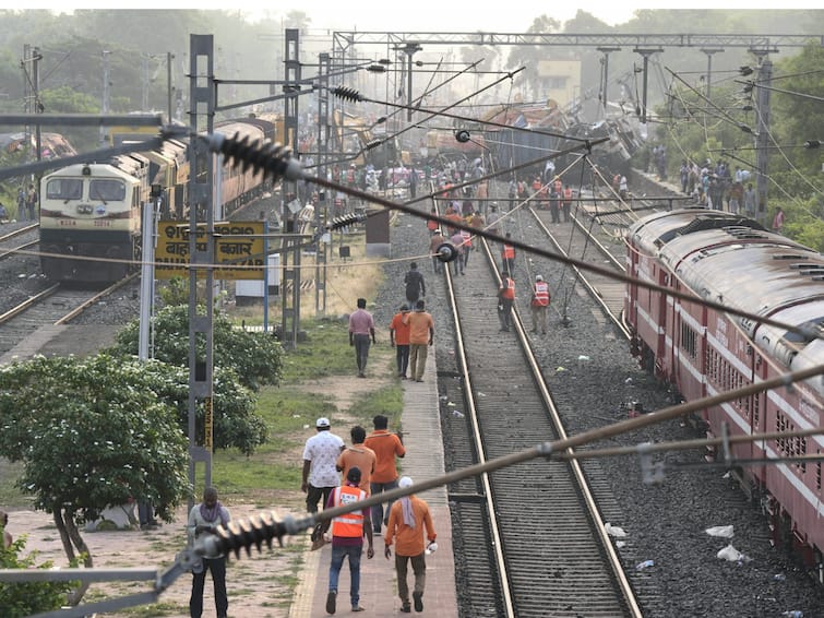Odisha Train Accident: Goods Train Carrying Iron Ore Cause For Huge Number Of Casualties, Revised Death Toll At 275 Goods Train Carrying Iron Ore Caused Huge Casualties In Odisha, Says Railways As Revised Death Toll At 275