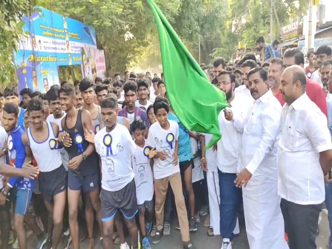 Karunanidhi Centenary Marathon Competition - Large number of people including differently abled participate நம்பிக்கையை விடாத மாற்றுத்திறனாளி... மாரத்தான் போட்டியில் 426 ஆவது முறையாக பங்கேற்று அசத்தல்!